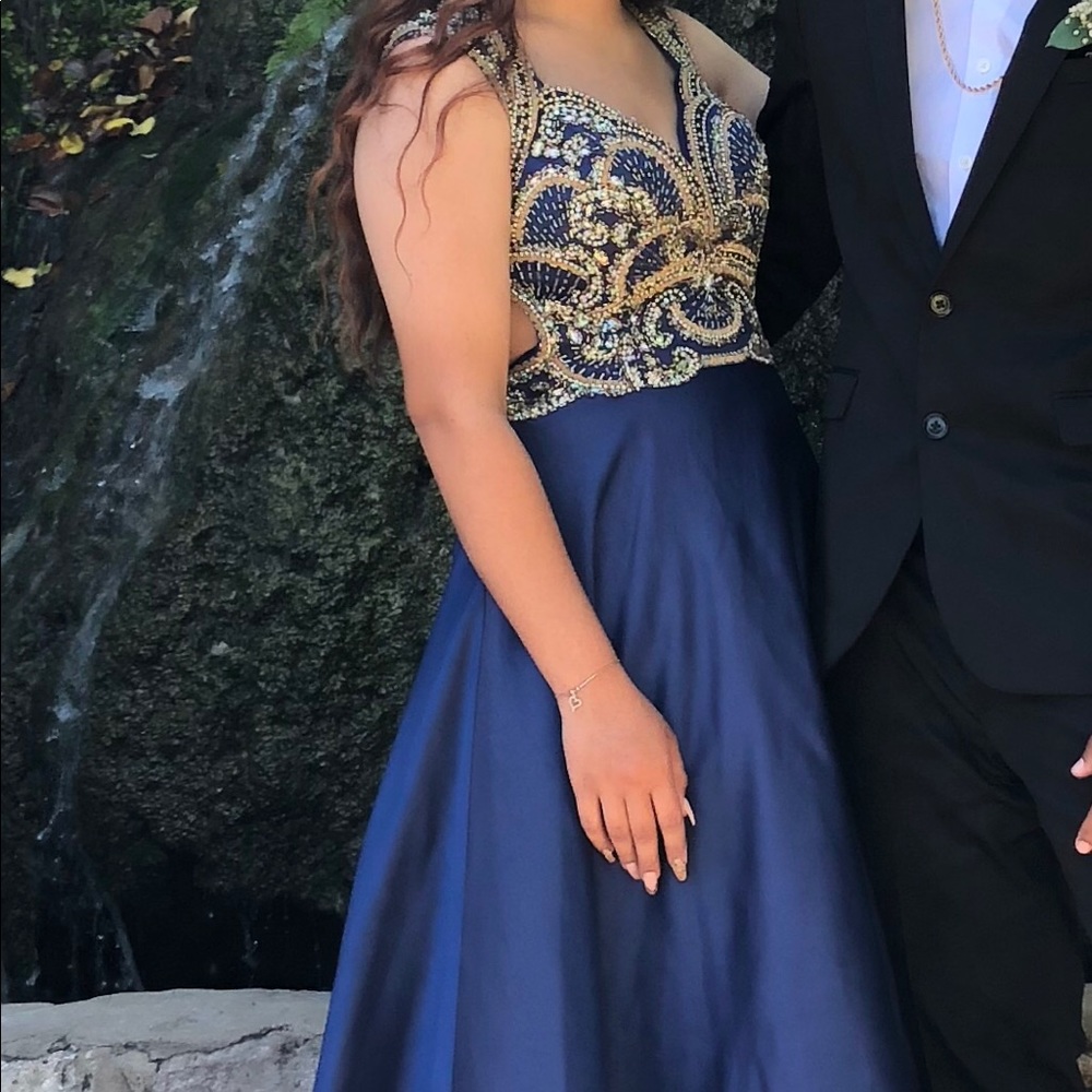 Beautiful Blue Prom dress 💙